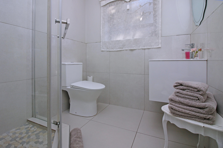 Bathroom 5, Cape Goodness, City of Cape Town