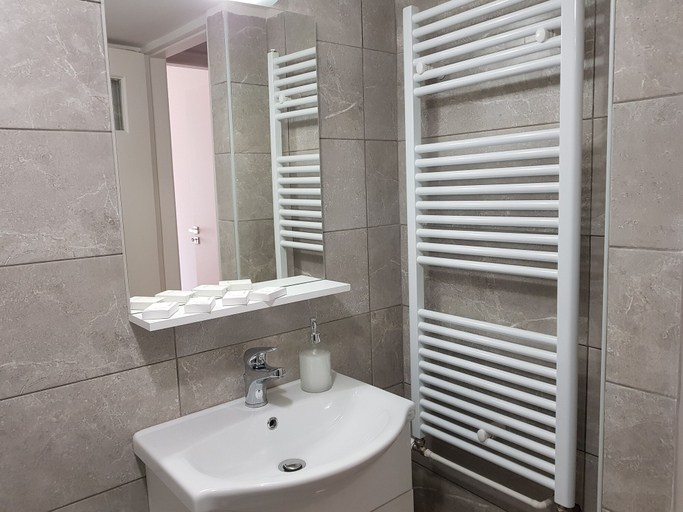 Bathroom 2, City Center Apartment Project, Crete