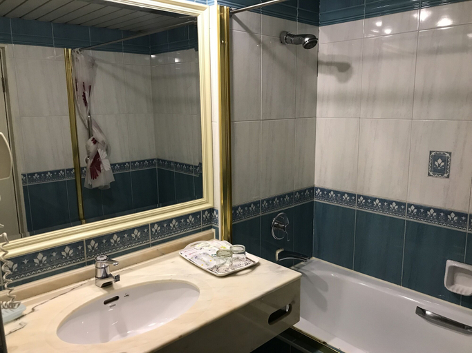 Bathroom 4, Sunrise Hotel Tainan, Tainan