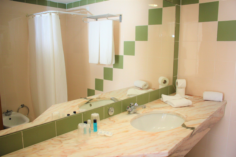 Bathroom 4, Ourabay Hotel Apartamento, Albufeira