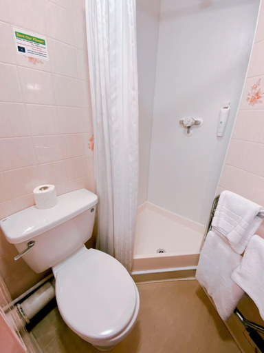 Bathroom 4, Redwings Lodge Sawtry, Cambridgeshire