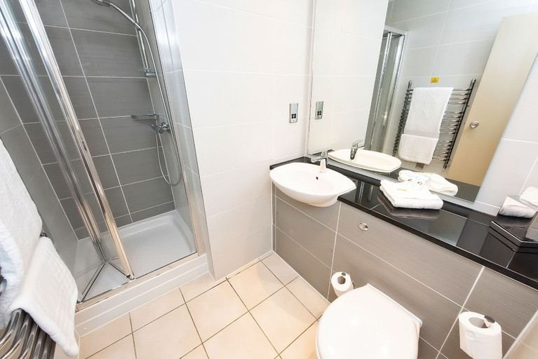 Bathroom 5, New Place, Hampshire