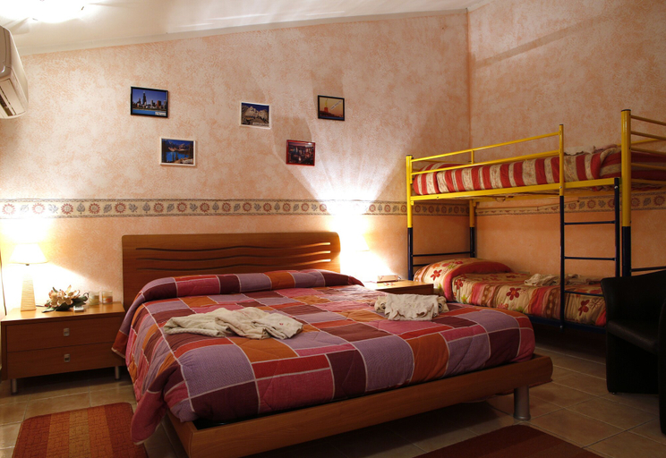 Bedroom 3, Hotel Food Drink, Cosenza