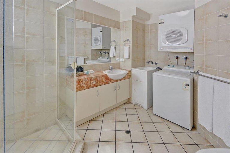 Bathroom 4, Raffles Mooloolaba, Maroochy - Mooloolaba