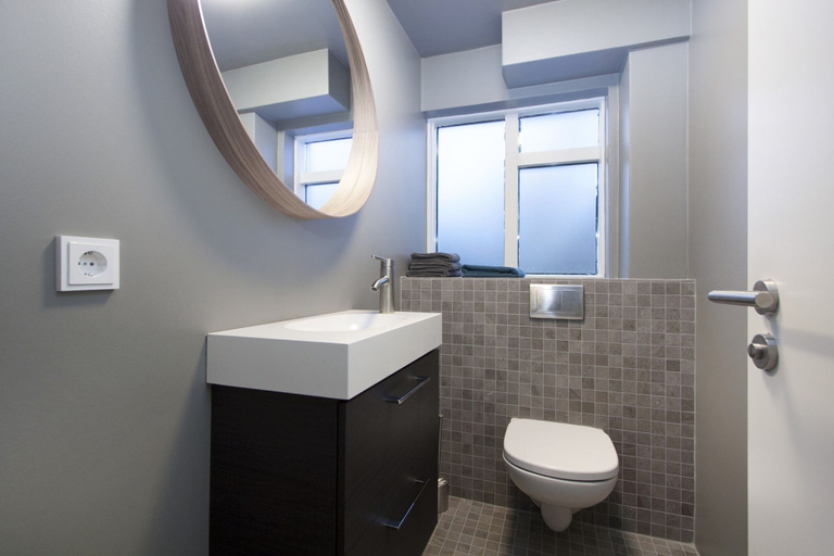 Bathroom 3, Norðurey Apartments, Reykjavík