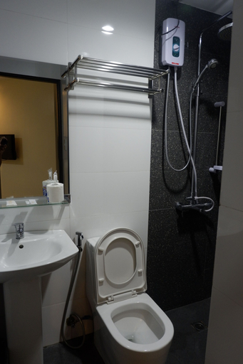 Bathroom 4, Mannra Hotel, Manila City