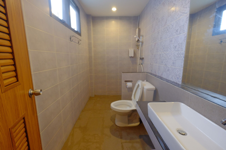 Bathroom 4