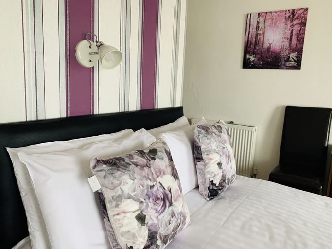 Bedroom 2, Four Oaks Hotel, Conwy
