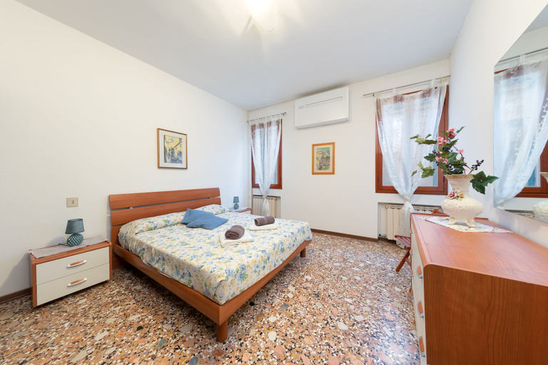 Room 2, Lovely Canal View, Venezia
