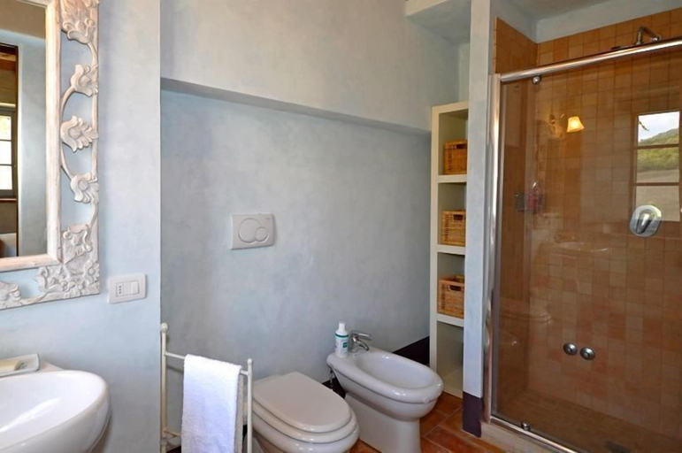 Bathroom 3, Villa Cristiana, Viterbo