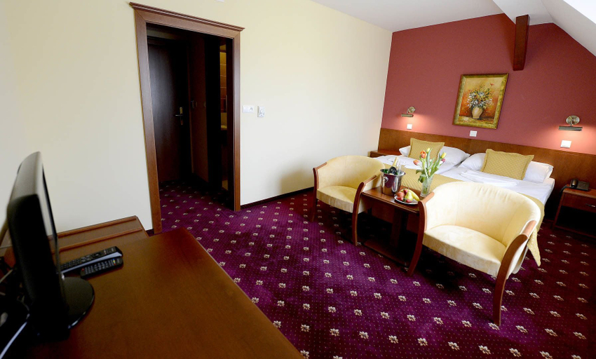 Bedroom 2, Hotel Tilia, Pezinok