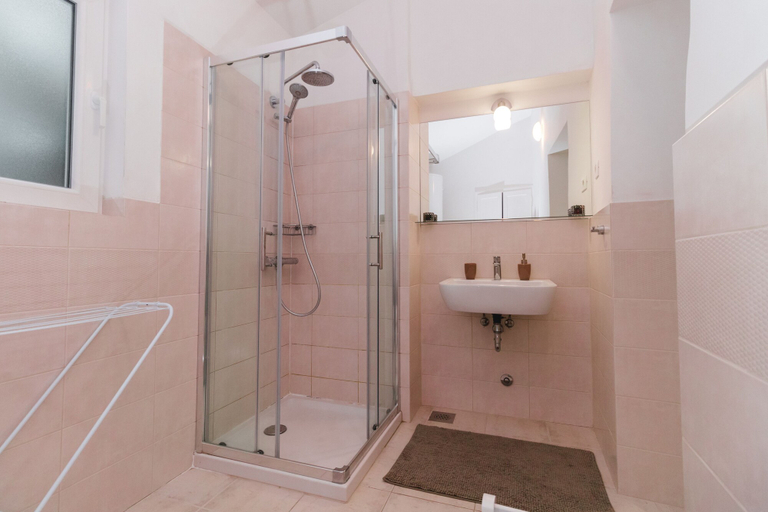 Bathroom 3, Apartment Tranquillo, Piran