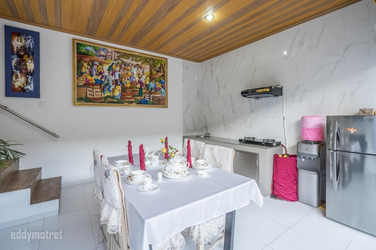 Dining Room 12