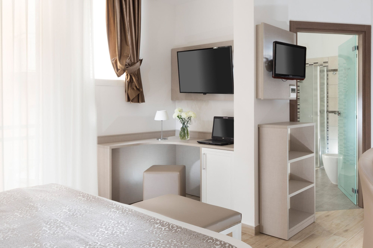 Bedroom 4, Hotel Riviera, Rimini