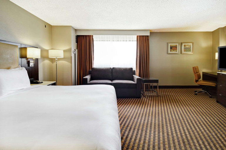 Bedroom 3, DoubleTree by Hilton Hotel Pleasanton at the Club, Alameda