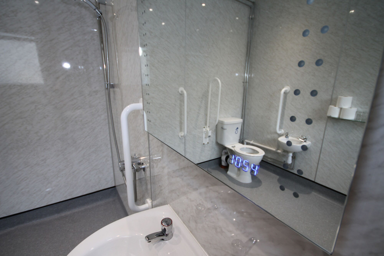 Bathroom 3, The Four Seasons Hotel, Ceredigion