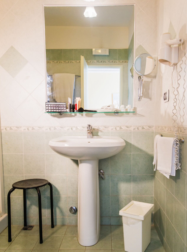 Bathroom 5, Jonic Hotel Mazzaro', Messina
