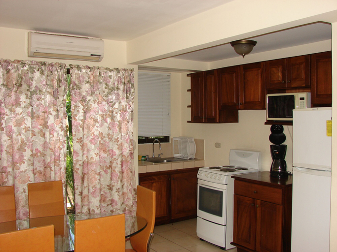 Others 5, Villa Riviera, Carrillo