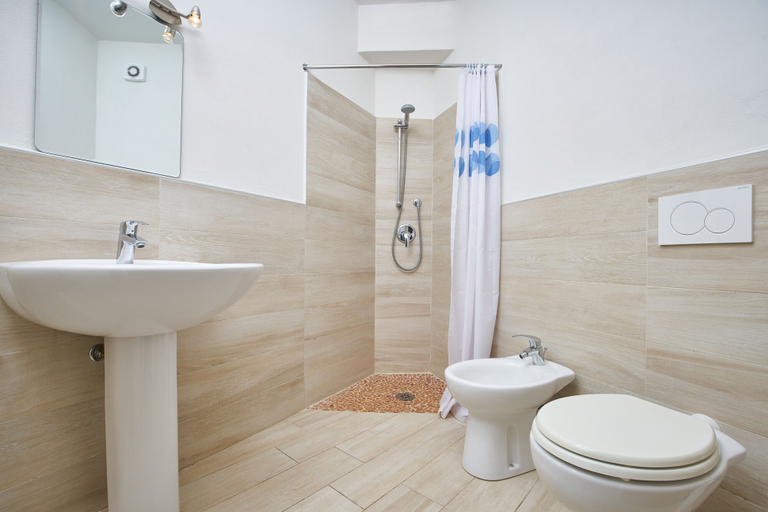 Bathroom, Appartamento Napoleone ed Il Mare, Livorno