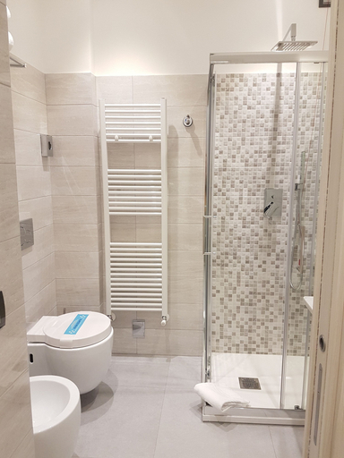Bathroom 5, Cinque Terre Behind, La Spezia