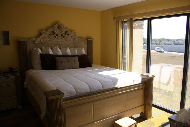 Bedroom 3, Marble Waters Hotel & Suites, Trademark by Wyndham, Duval