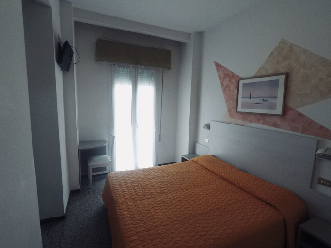Bedroom 2, Alevon, Rimini