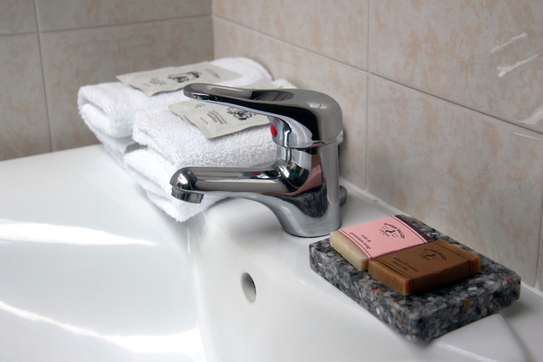 Bathroom, River Valley Lodge, Rangitikei