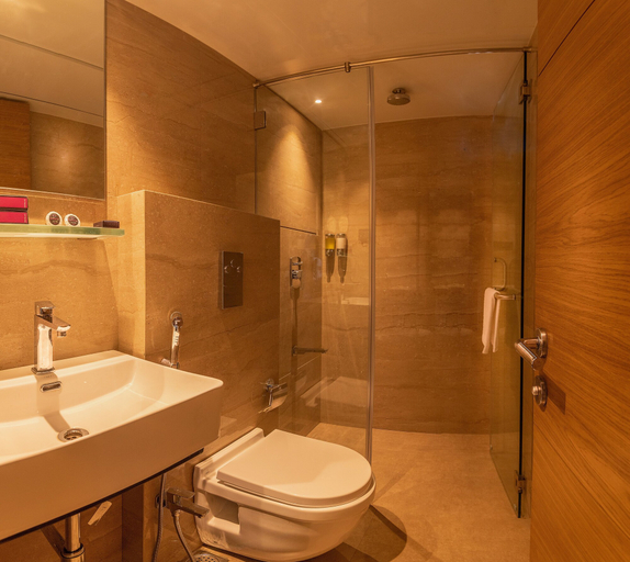 Bathroom 5, hotel Metropole Inn, Mumbai Suburban