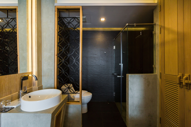Bathroom 5, Aurico Kata Resort & Spa, Phuket Island