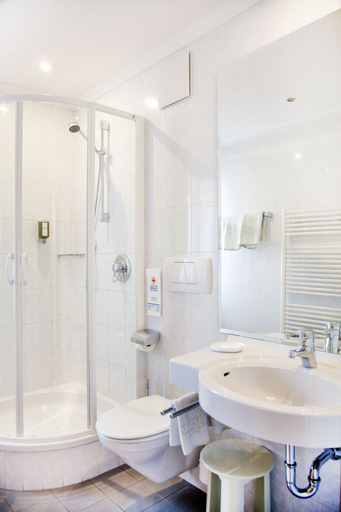 Bathroom 5, Boutique Hotel Am Park, Bolzano