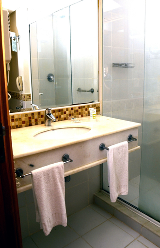 Bathroom 4, Mercure Salvador Rio Vermelho Hotel, Salvador