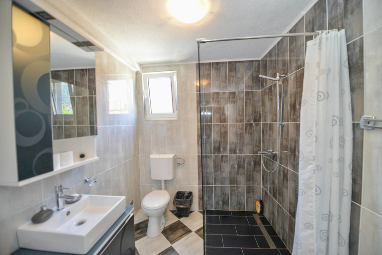 Bathroom 4, J&P Apartments Kotor
