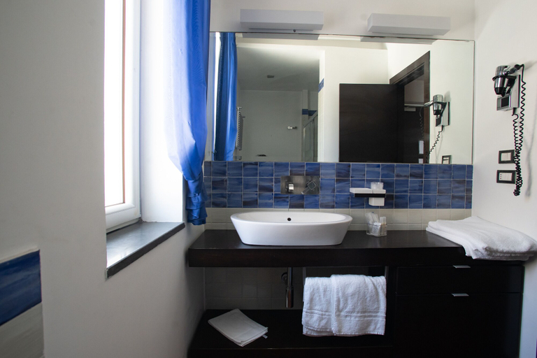 Bathroom, ヴィラ ルイサ ホテル レジデンス ビューティー ファーム, Napoli
