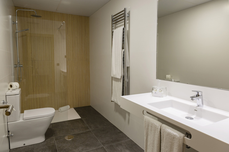 Bathroom 4, Hotel Zentral Mayoral, Toledo