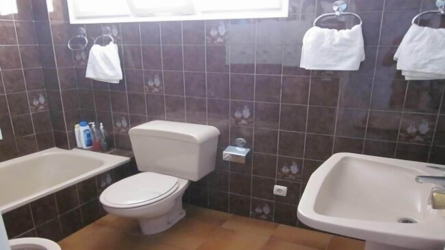 Bathroom 3, Apartamento Alguer, Girona