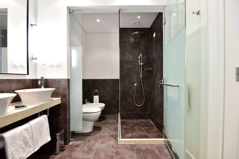 Bathroom 18