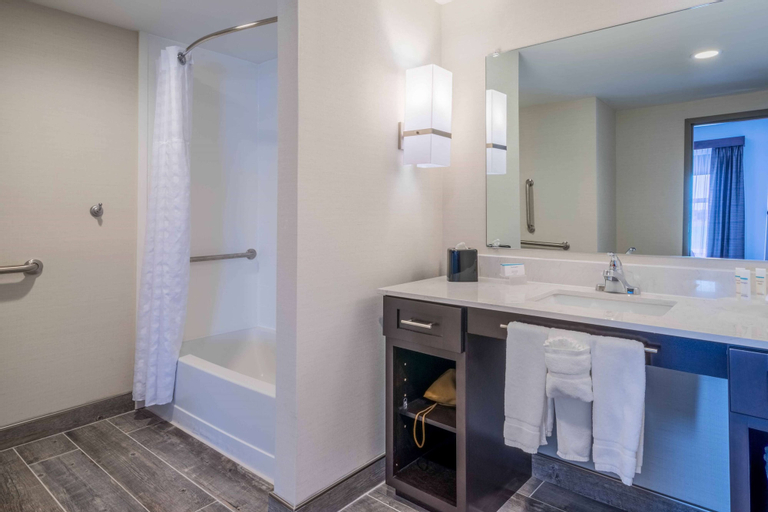 Bathroom 4