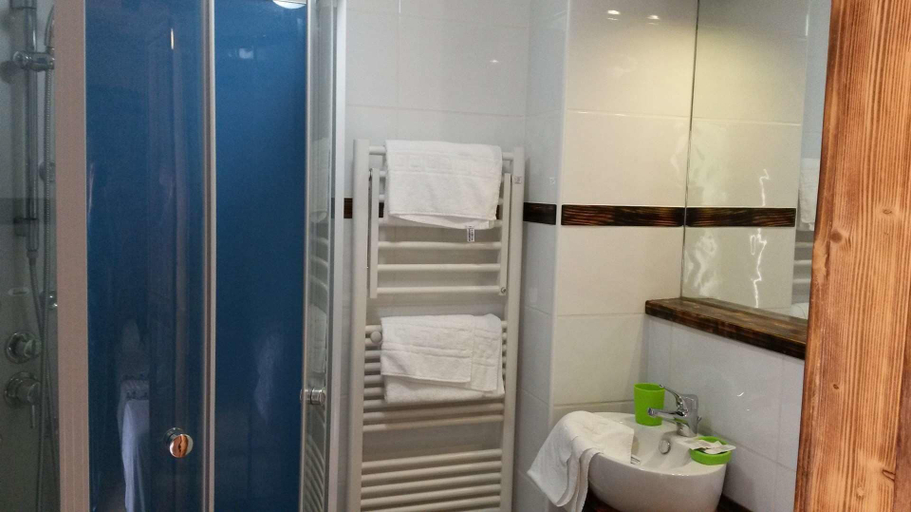 Bathroom 5, Hôtel La Marmotte, Vosges