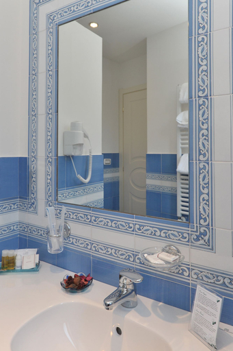 Bathroom 5, Hotel Santa Lucia, Salerno