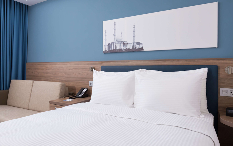 Bedroom 4, Hampton by Hilton Astana Triumphal Arch, Astana City