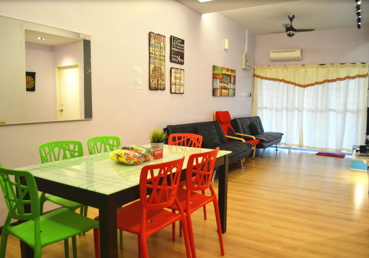 Food & Drinks 5, H & H Guesthouse 1, Malacca City