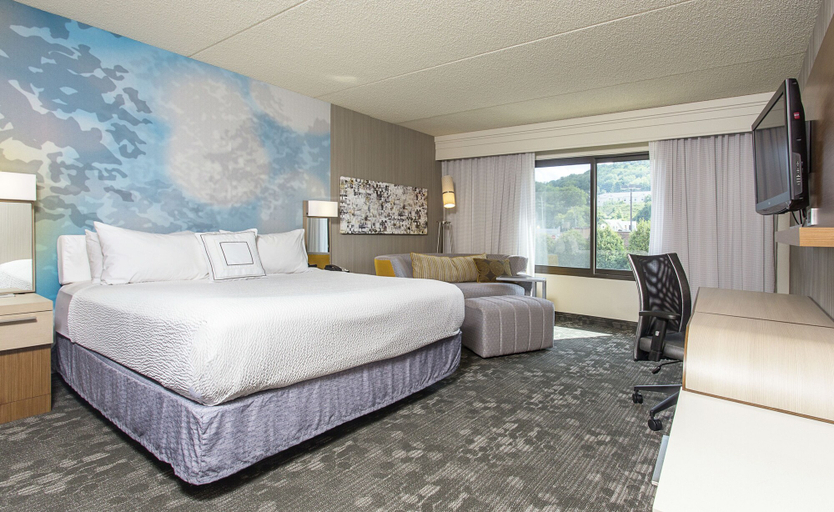 Bedroom 3, Courtyard Marriott Binghamton, Broome