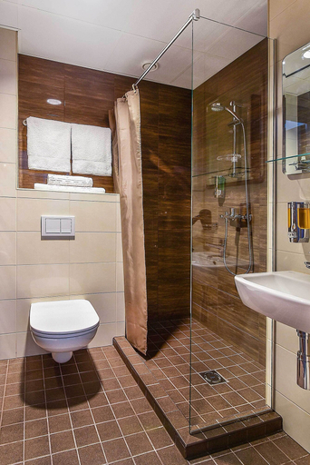 Bathroom 4, City Yard Inn Hotel, Tallinn