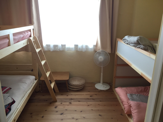 Bedroom 4, Organic Guesthouse & Cafe OHANA - Hostel, Imabari