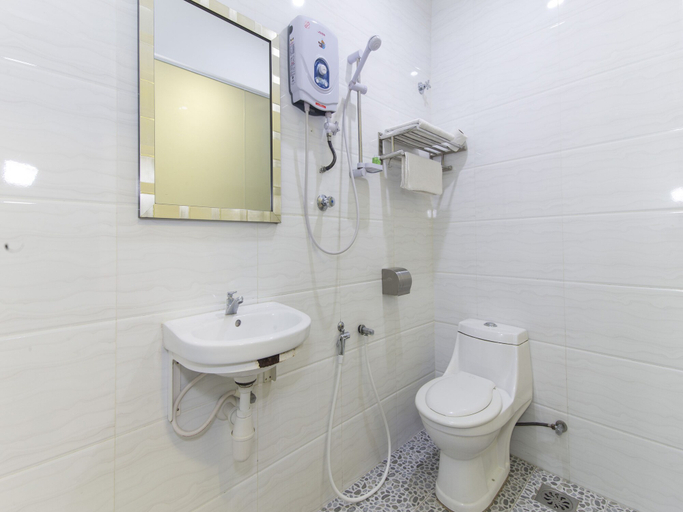Bathroom 5, Rain Forest Hotel, Kuala Lumpur