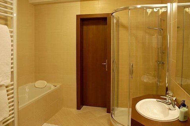 Bathroom 3, Hotel Tilia, Pezinok