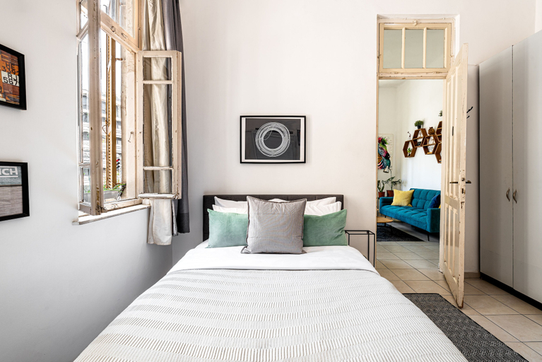 Bedroom 4, 15 Ben Yehuda Studios