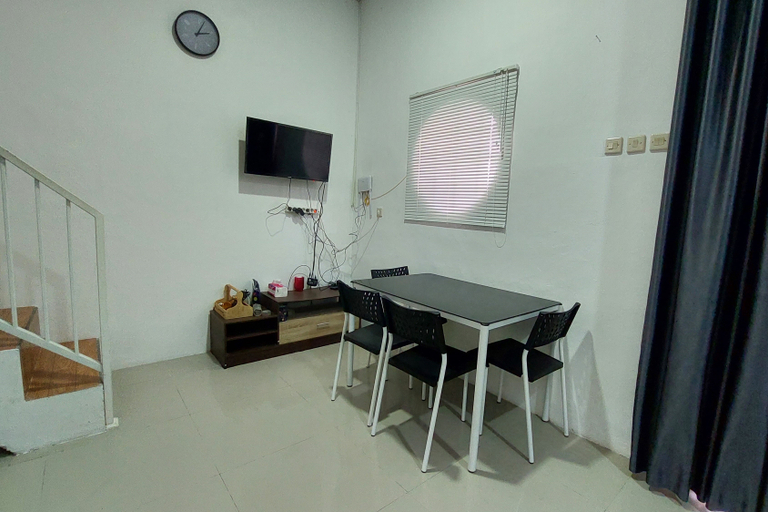 Others 4, Villa Koji, Bandung