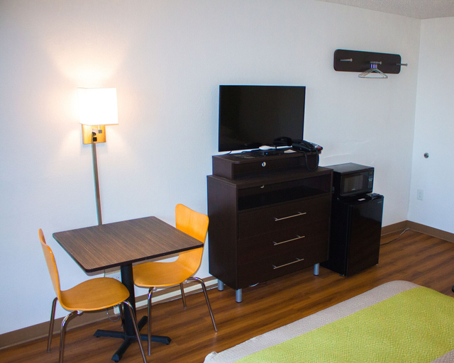Bedroom 3, Motel 6 Chilhowie, VA  I-81, Smyth
