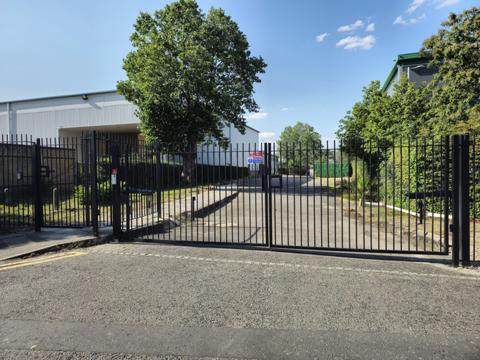 Exterior & Views 2, Homefield Lodge, London